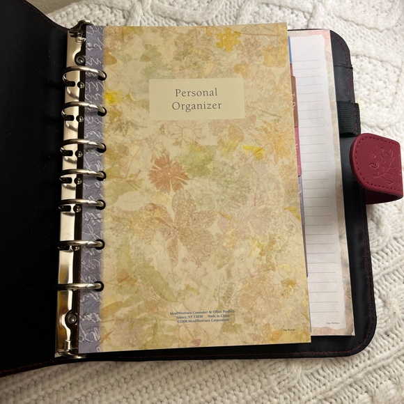 Day Runner Red Planner ❤️ - Picture 6 of 15